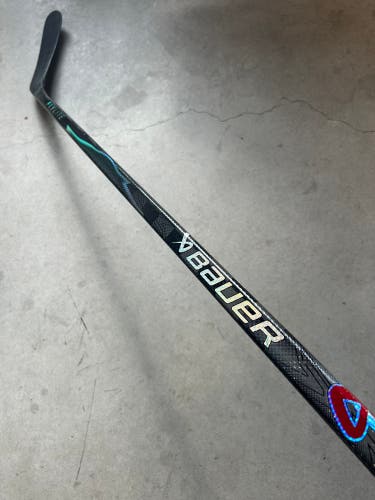 P92 102 Flex Senior Bauer Vapor Flylite Right Hand Hockey Stick Pro Stock OHL.