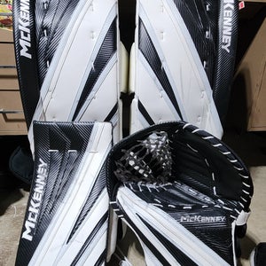 33" Mckenney Regular Goalie Full Set (Used)