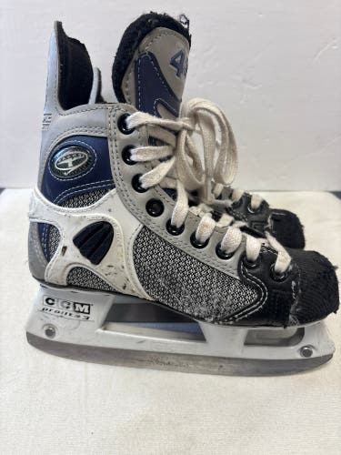 CCM Tacks 452 Hockey Skates Regular Width Size 1 (Used)