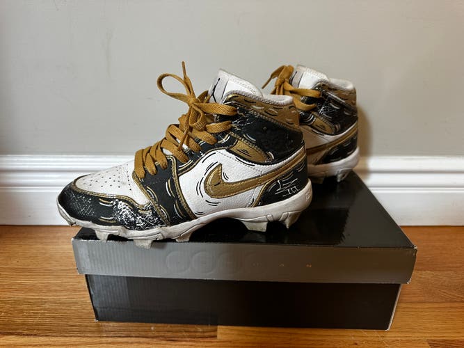 Gold Kids 5.5Y (Big Kids / Youth) Youth Jordan Molded Cleats Cleats (Used)
