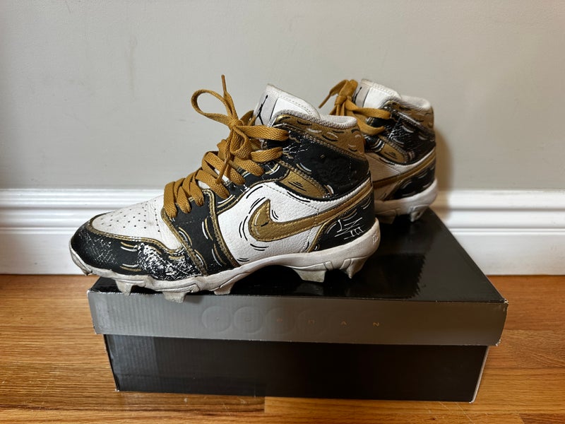 Gold Kids 5.5Y (Big Kids / Youth) Youth Jordan Molded Cleats Cleats (Used)