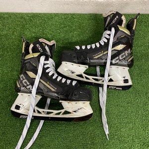 Senior CCM Tacks AS-590 Hockey Skates Regular Width 8.5 (Used)