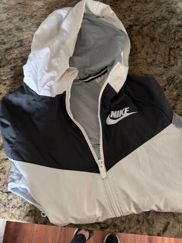 Boys Medium Nike Jacket (Used)
