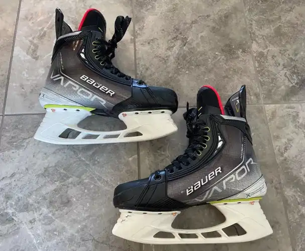 Senior Bauer Vapor Hyperlite Hockey Skates - Size 7.5 Fit 3 (Worn Once)- Pixallo.store