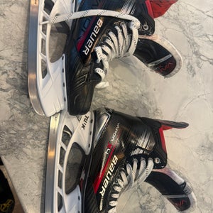 Senior 2023 Bauer Vapor X4 Hockey Skates Regular Width 11 (Used)