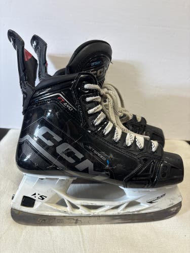 CCM JetSpeed FT690 Hockey Skates Regular Width Size 4.5 (Used)
