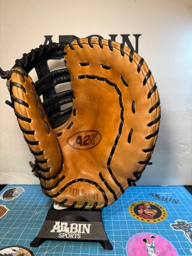 Wilson A2K 2800 RH First Base Baseball Glove 12" (Used)