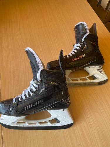 Bauer Supreme Mach Mens Pro Stock Size 8.5 Hockey Skates 1695
