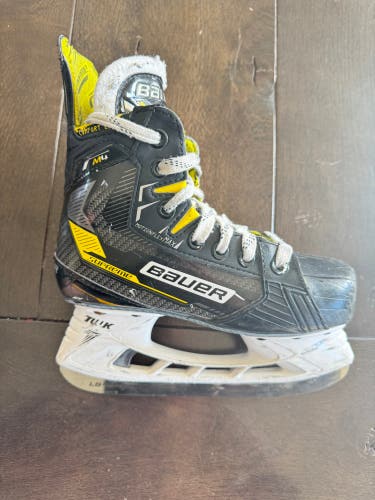 Bauer Supreme M4 Hockey Skates Extra Wide Width Size 1.5 (Used)