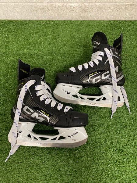 Junior CCM Tacks XF 70 Hockey Skates Regular Width Size 2.5 (Used)