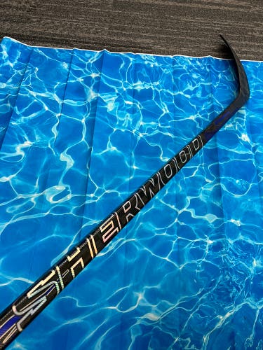 Intermediate Sher-Wood Code tmp Pro Hockey Stick Right Handed PP92 (Used)