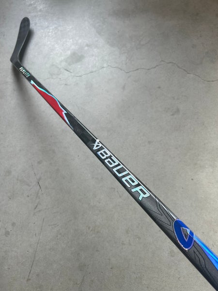 87 Flex P28 Senior Bauer Vapor Flylite Right Hand Hockey Stick Pro Stock NHL (New)