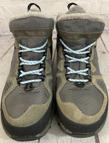 New Balance 1000 PrimaLoft Womens Size Seven Hiking Boots Vibram Sole Fur Lining