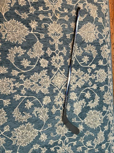 Intermediate Bauer Vapor FlyLite Left Hand Hockey Stick P92 (Used)