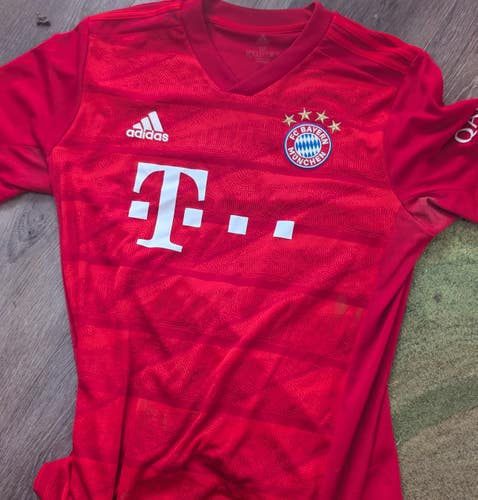 FC Bayren Munchen 19/20 Jersey (Used, Okay condition, some lettering starting to peel.