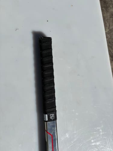 Intermediate Bauer Vapor Hyperlite Right Handed Hockey Stick P88 Pro Stock (Used)