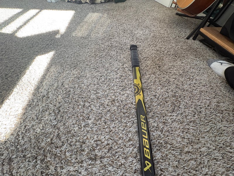 Intermediate Bauer Proto-R Right Handed Hockey Stick P92 Pro Stock (Used)