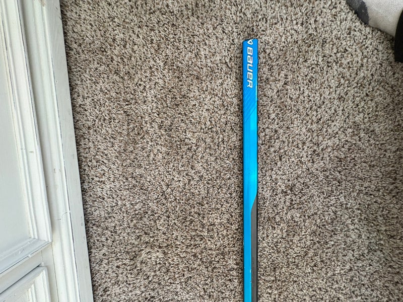 Intermediate Bauer Nexus Sync Right Handed Hockey Stick P28 Pro Stock (Used)