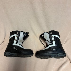 Women's Size 8 Morrow Snowboard Boots (Used)