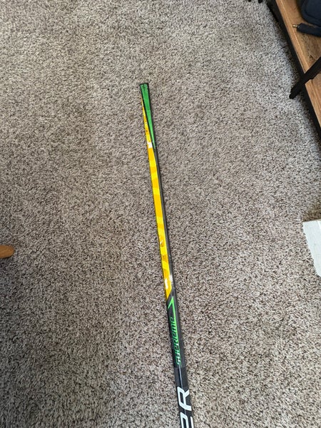 Intermediate Bauer Right Handed Hockey Stick P28 Pro Stock (Used)