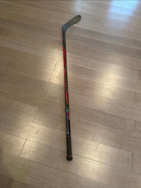 Intermediate Bauer Proto-R Right Handed Hockey Stick P28  (Used)
