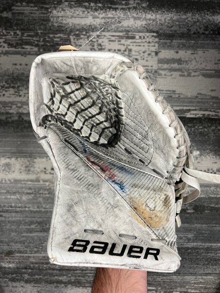 Junior Bauer Supreme S27 Goalie Gloves (Used)