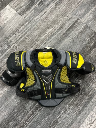 Large Junior Bauer Supreme 1S Shoulder Pads (Used)