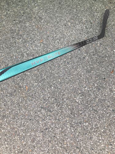 Senior Bauer Hyperlite 2 Hockey Stick Left Hand 77 Flex Pro Stock (Used)