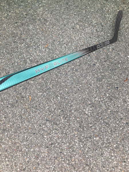 Senior Bauer Hyperlite 2 Hockey Stick Left Hand 77 Flex Pro Stock (Used)