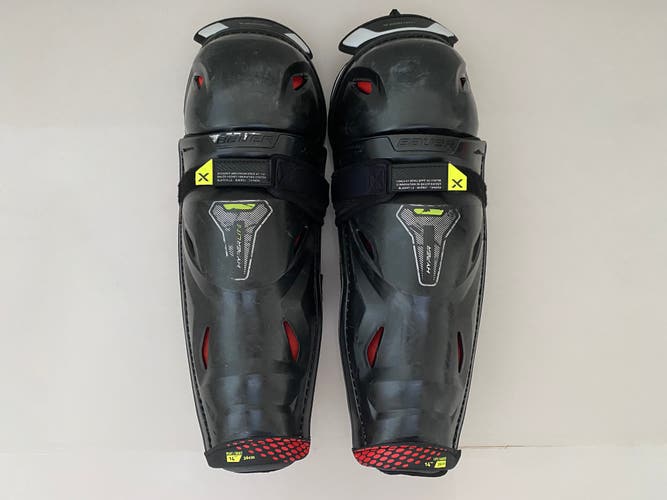 Bauer Vapor Hyperlite Shin Pads 14" guards