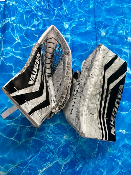 Junior Vaughn Ventus SLR2 Goalie Gloves & Blockers Regular (Used)
