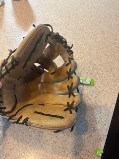 Wilson A2000 1788SS Baseball Glove 2019 Right Hand Throw 11.25 Superskin