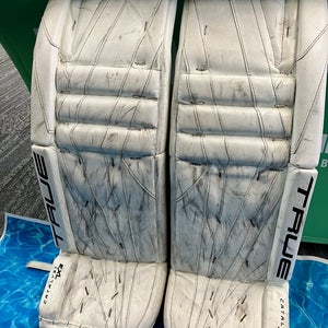 31" Intermediate True Catalyst 7X3 Goalie Leg Pads (Used)