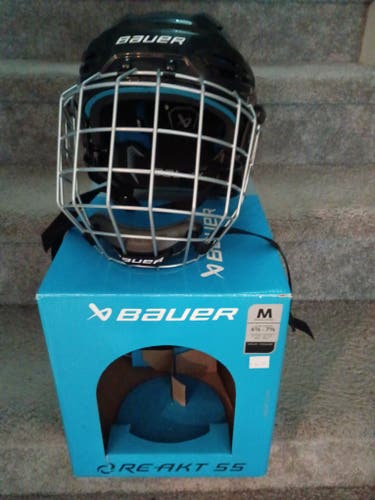 Bauer hockey helmet w cage