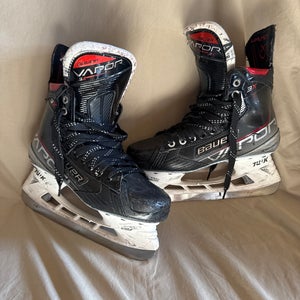 2021 Bauer Vapor 3X Hockey Skates Regular Width 8.5 (Used)