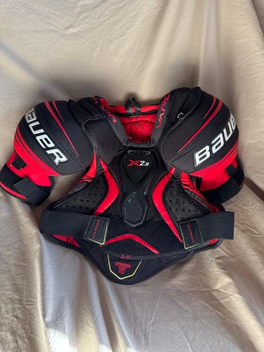 Men's Small Youth Bauer Vapor X2.9 Shoulder Pads (Used)