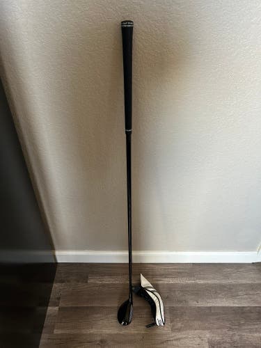 Men's 2023 Titleist TSR3 Right Handed Hybrid Stiff Flex 4H (Used)