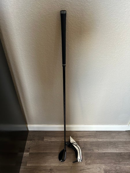 Men's 2023 Titleist TSR3 Right Handed Hybrid Stiff Flex 4H (Used)