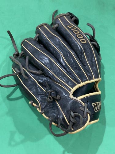 Wilson A1000 RH Infield Baseball Glove 11.5" (Used)