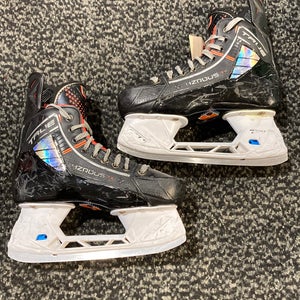 Used Junior True HZRDUS 7X Hockey Skates Size 4
