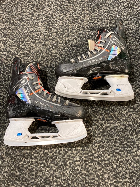Used Junior True HZRDUS 7X Hockey Skates Size 4