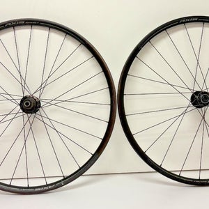Specialized Axis Sport 24-Spoke Aluminum Disc Brake Thru Axle 700C Wheelset LOOK