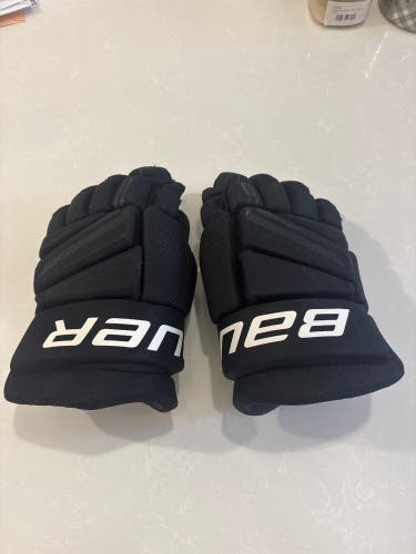Bauer Vapor Volt Gloves 12" (Used like new)