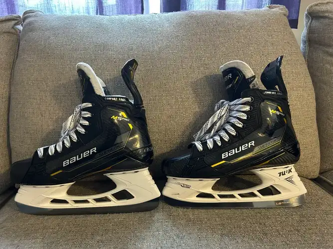 Used Bauer Supreme M5 Pro Senior Skates - Size 8.5, Fit 1 - Excellent Condition! - Pixallo.store