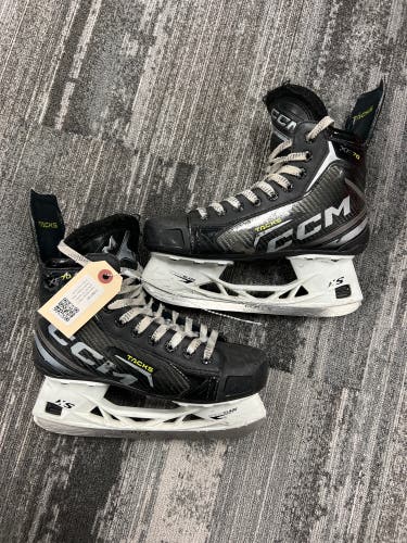 Intermediate CCM Tacks XF 70 Hockey Skates Regular Width Size 4.5 (Used)
