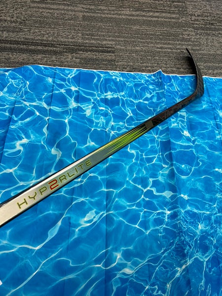Senior Bauer Vapor Hyperlite 2 Hockey Stick Right Handed P92 (Used)