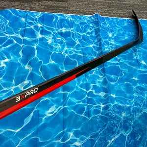 Senior Bauer Vapor 3X Pro Hockey Stick Right Handed P92M (Used)