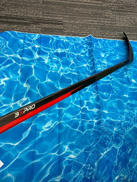 Senior Bauer Vapor 3X Pro Hockey Stick Right Handed P92M (Used)
