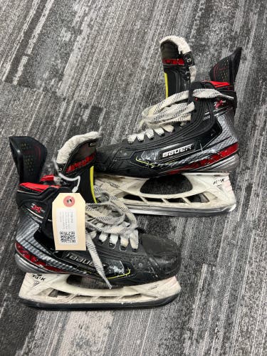 Junior Bauer Vapor 2X Pro Hockey Skates Regular Width Size 3 (Used)