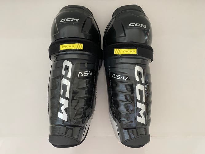 Senior CCM Tacks AS-V Shin Pads 14" guards